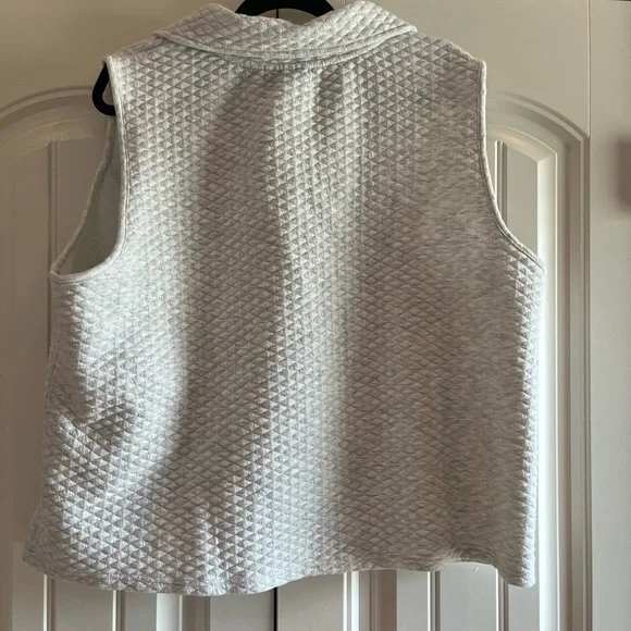 Onque Casuals Light Gray Quilted Vest - Picture 3 of 3